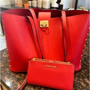 RedMichael Kors purse and matching wallet.Gold hardware!EUC.Non smoker